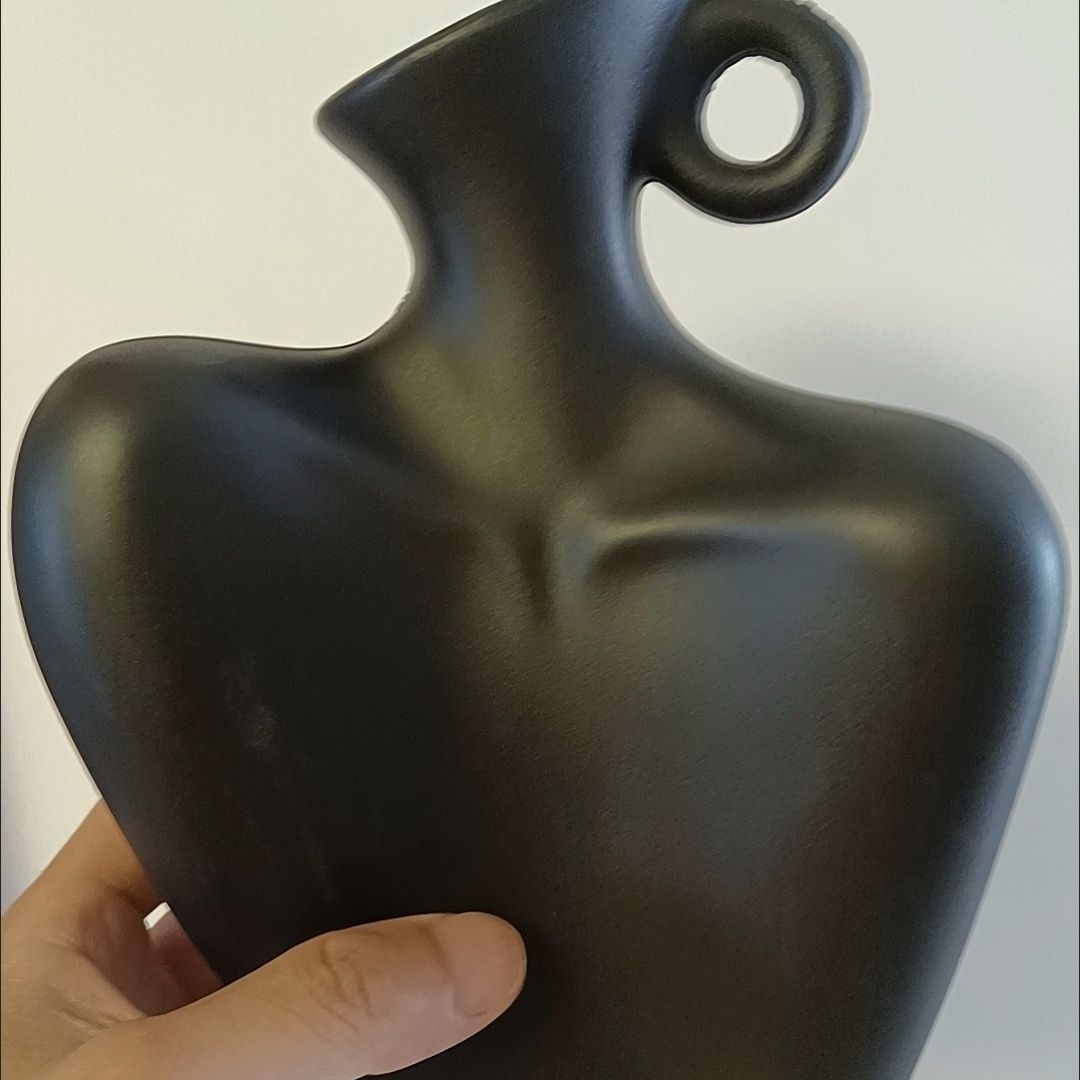 Creative Human-Shaped Flower Vase – Designer Floral Arrangement Vessel