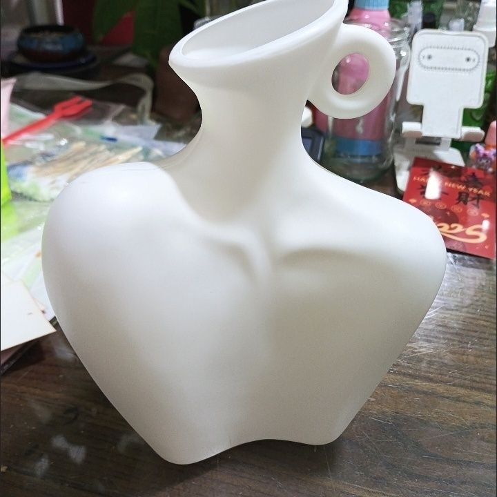 Creative Human-Shaped Flower Vase – Designer Floral Arrangement Vessel