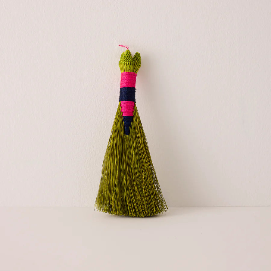 Sipho Whisk Broom
