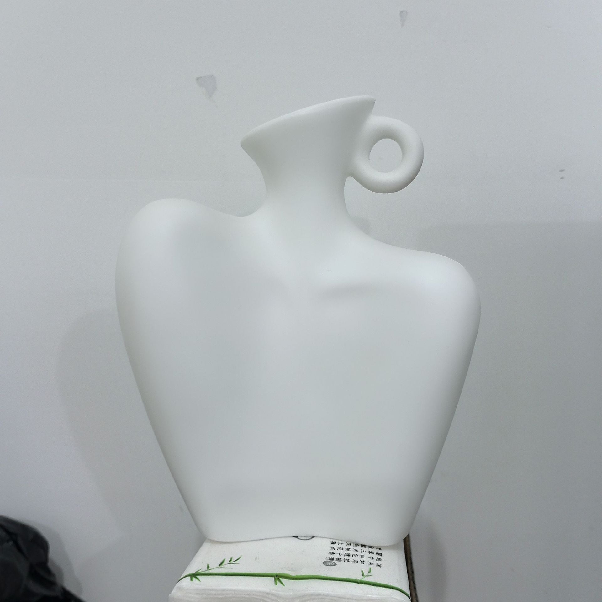 Creative Human-Shaped Flower Vase – Designer Floral Arrangement Vessel