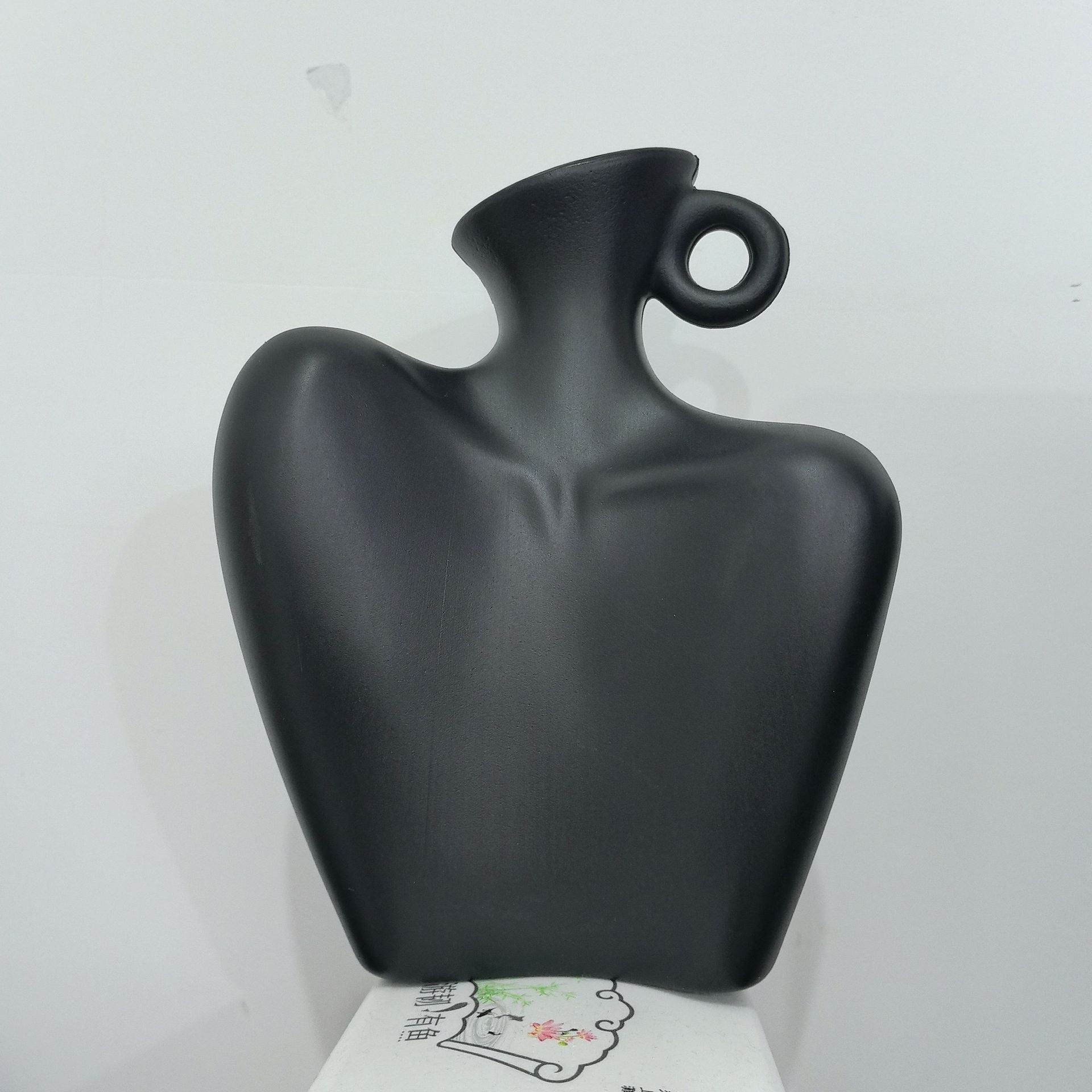 Creative Human-Shaped Flower Vase – Designer Floral Arrangement Vessel